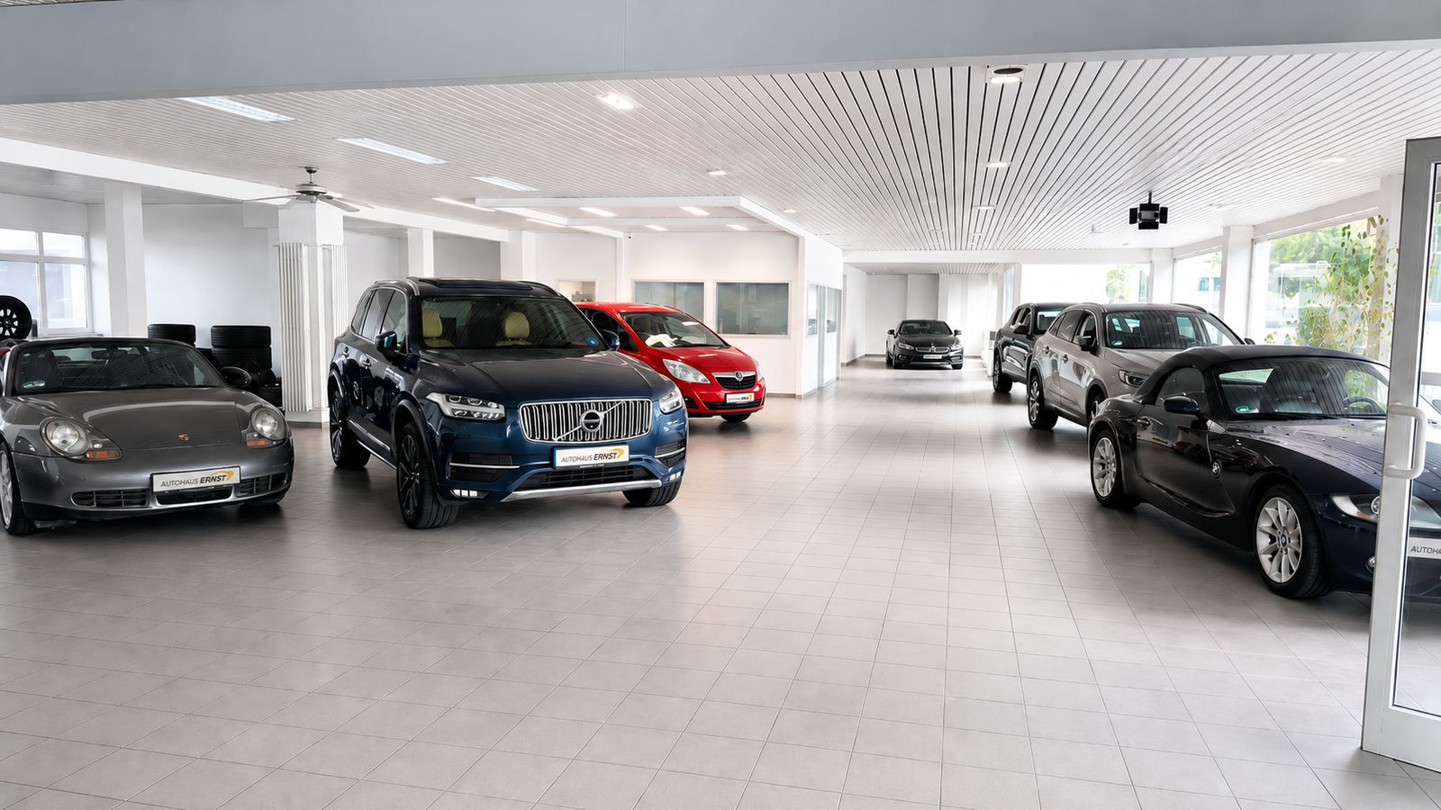 Showroom des Autohaus Ernst in Mainz-Kastel